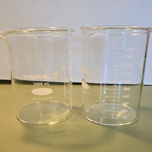 Vintage VWR 1000 mL Glass Beakers